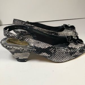 NWOT Ros Hommerson Heeled Sandals